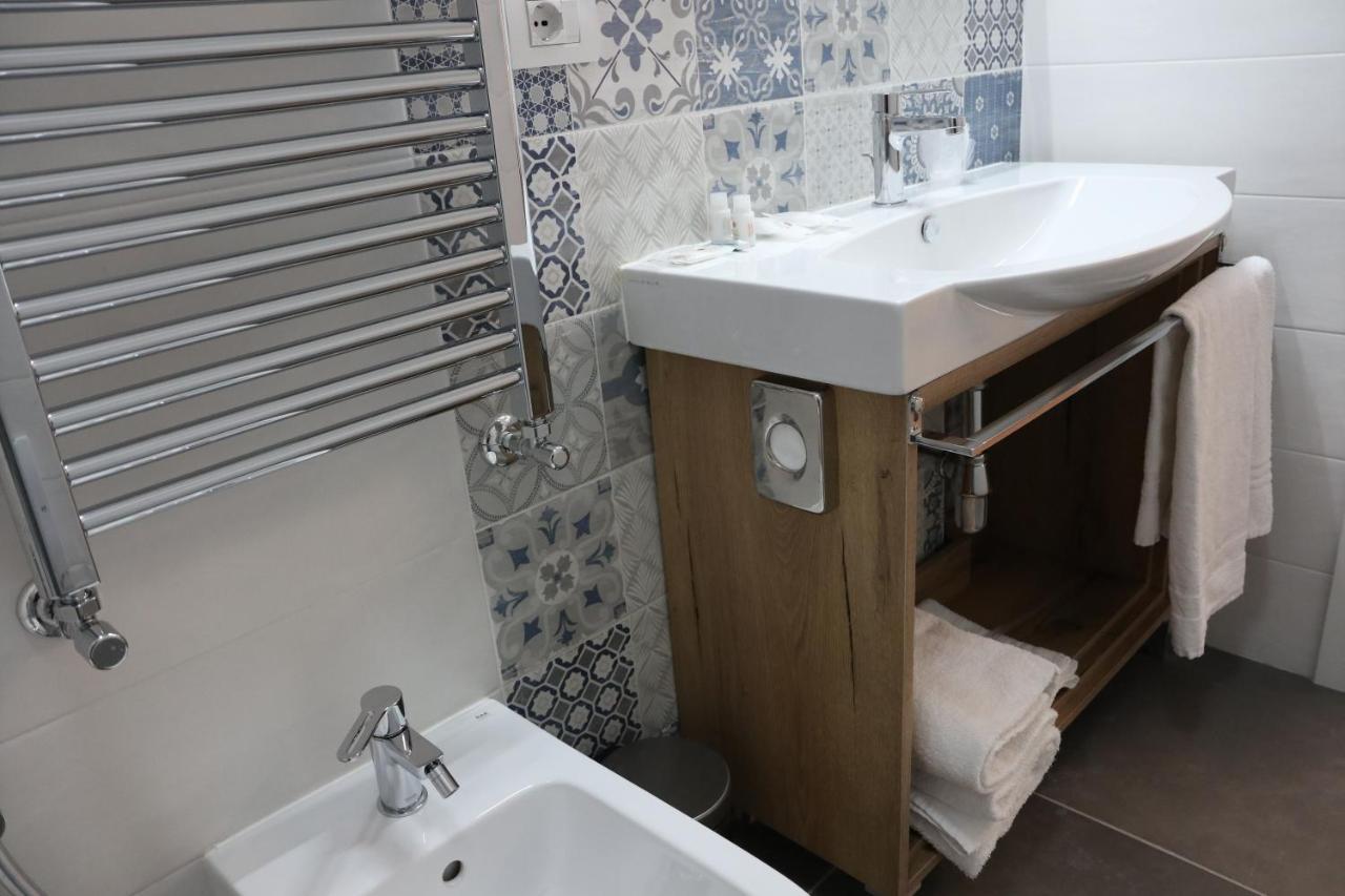 Residenza La Reggia Bed and Breakfast Caserta Buitenkant foto