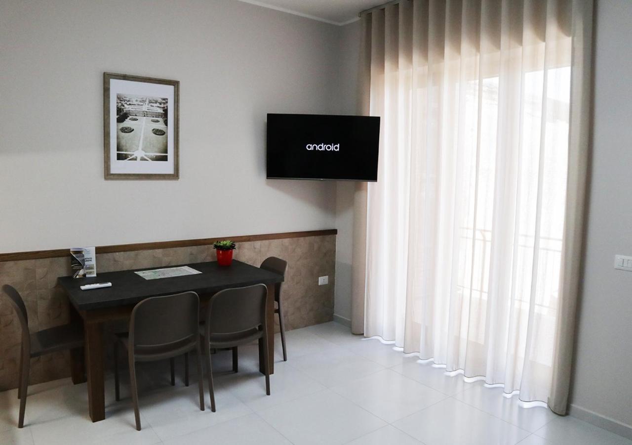 Residenza La Reggia Bed and Breakfast Caserta Buitenkant foto